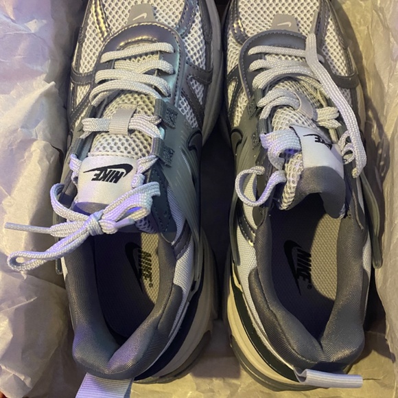 Nike V2K Run - Picture 3 of 8